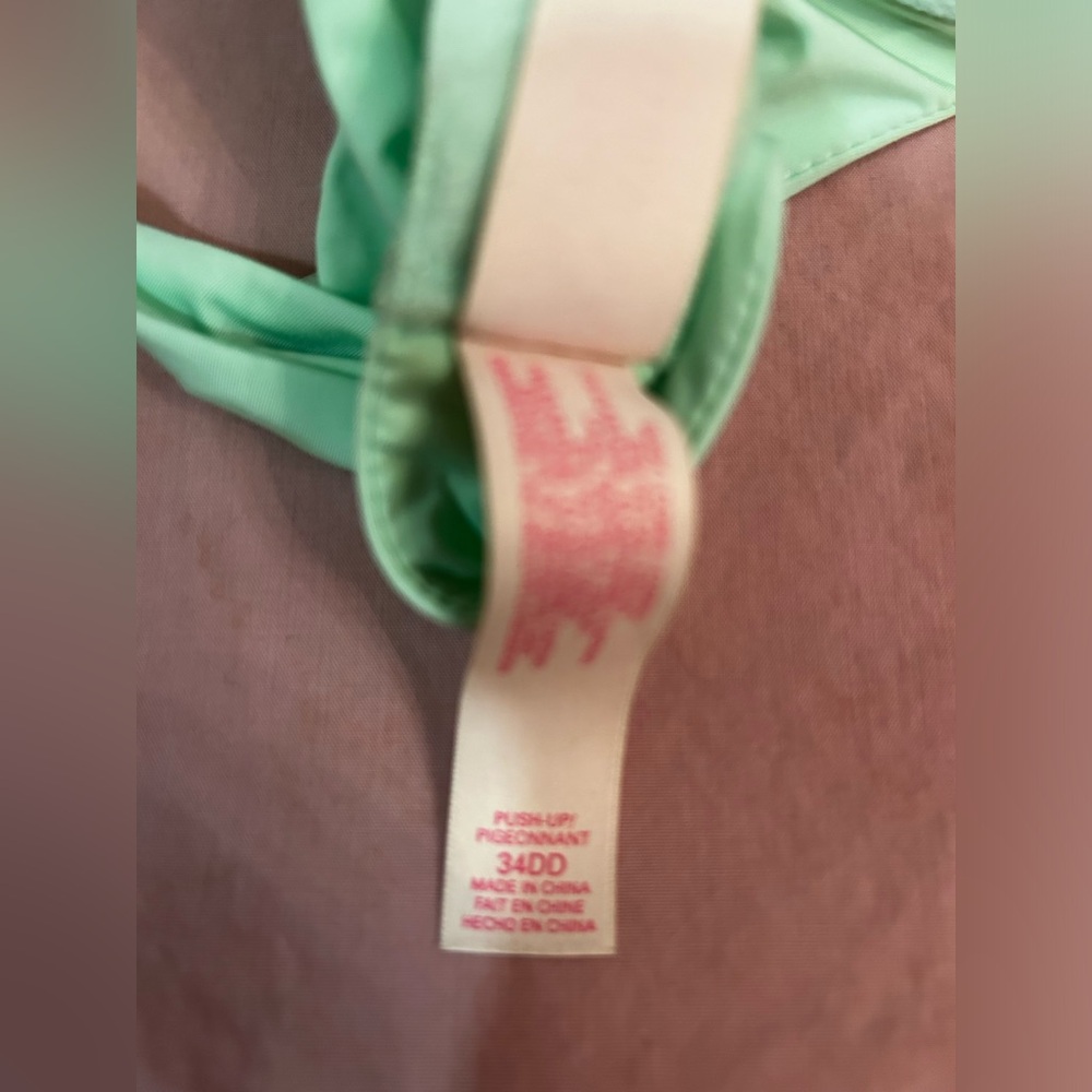 Victoria Secret Bra - Picture 2 of 2